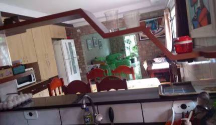 Sobrado com 3 dormitórios à venda, 200 m² por R$ 1.200.000,00 - Cidade Soberana - Guarulhos/SP