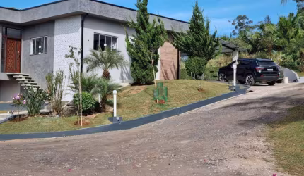 Casa com 4 dormitórios à venda, 250 m² por R$ 800.000,00 - Ipelândia - Suzano/SP