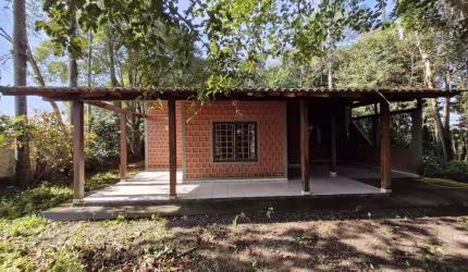 Amplo Terreno de 1.594,03m² com Casa de 3 Quartos no Pachecos em Palhoça/SC