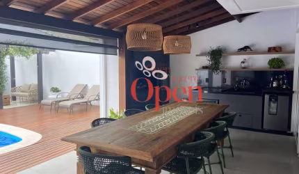 MODERNA CASA  COM 3 SUÍTES +1 DORMITÓRIO EM JURERÊ-FLORIANÓPOLIS/SC