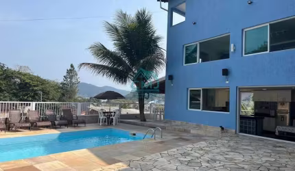 Sobrado para Venda em Ubatuba, Perequê Mirim, 4 dormitórios, 4 suítes, 5 banheiros, 2 vagas