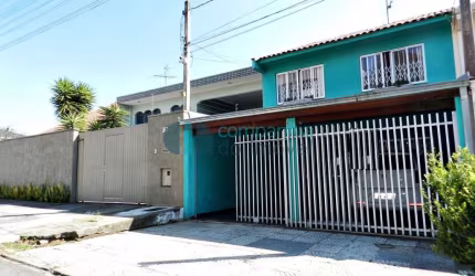 Sobrado com 3 Quartos no Centro de Pinhais