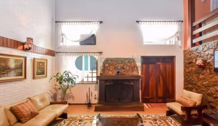 Ampla casa à venda,  480m², mobiliada!