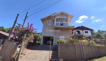 CASA A VENDA COM 3 DORMITÓRIOS EM GRAMADO - RS, Piratini, Gramado - RS