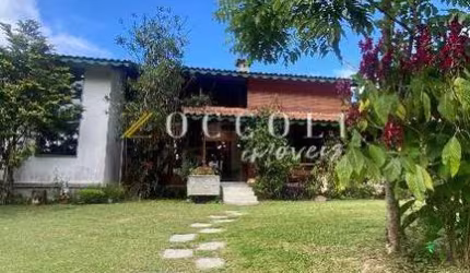 Fantástica casa em I&#250;cas