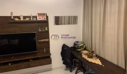 Linda casa com  quintal e edícula