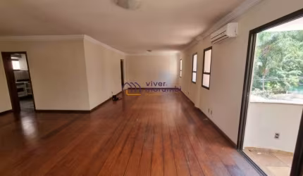 Apartamento amplo, 4 quartos, 2 suítes, excelente localização.