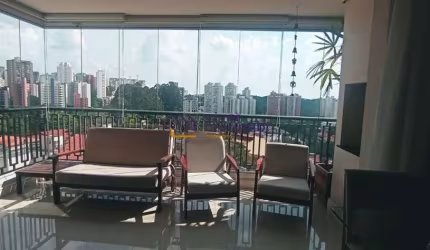 Apartamento no Morumbi com 3 dormitórios