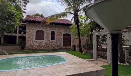OPEN HOUSE VENDE LINDA CASA COM EDÍCULA NA REGIÃO OCEANICA!!