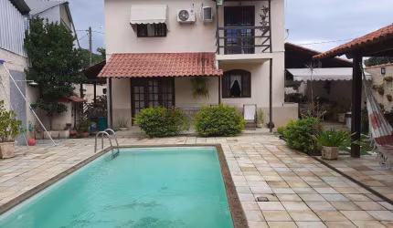 Open House vende casa em Itaipu com 3 quartos piscina e 5 vagas de garagem