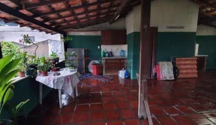 À venda casa em São Gonçalo, 2 quartos, garagem , sol da manhã!!!