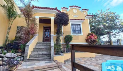 BAIXOU!Open House Vende - Maravilhosa Casa de 3 Quartos no Largo do Barradas