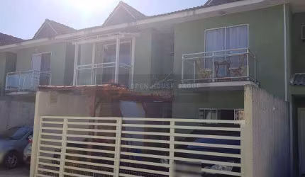 À venda casa duplex em Maria Paula!!!