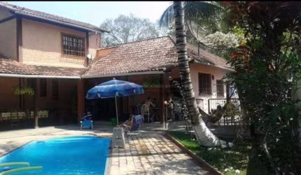 Open House vende - Casa rustica com 4 quartos em Várzeas da Moças