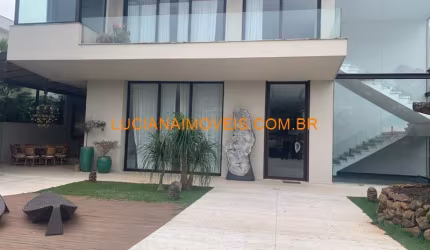 SOBRADO DE 1.600 M² EM TAMBORE