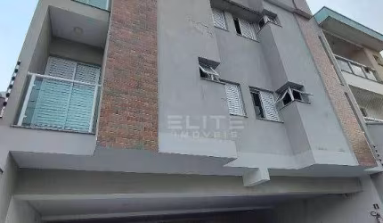 Linda cobertura totalmente mobilada localização privilegiada.
