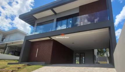 Casa nova em Campo Bom - Pronta para morar, com Piscina e Vista da cidade