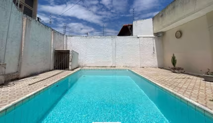 Casa em Lagoa Nova em Natal RN. Sala,  3 quartos (1 suítes), cozinha, dep e 2vgs