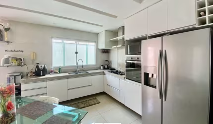 Casa á venda no Emaús Sala, cozinha 3 suítes, escritório, 3 vs, gourmet, piscina