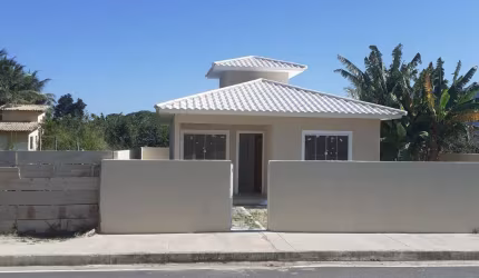 Casa com 2 quartos à venda na Rua Sessenta e Três, Jaconé (Ponta Negra), Maricá por R$ 370.000