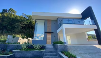 Casa em condomínio fechado com 3 quartos à venda na Rodovia Vereador Oldemar Guedes Figueiredo, 5500, Ubatiba, Maricá por R$ 690.000