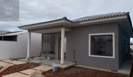 Casa com 3 quartos à venda na Rua Setenta e Quatro, Jardim Atlântico Leste (Itaipuaçu), Maricá, 94 m2 por R$ 690.000