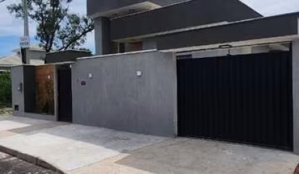 Casa com 3 quartos à venda na Rua Setenta e Cinco, Jardim Atlântico Leste (Itaipuaçu), Maricá, 99 m2 por R$ 630.000