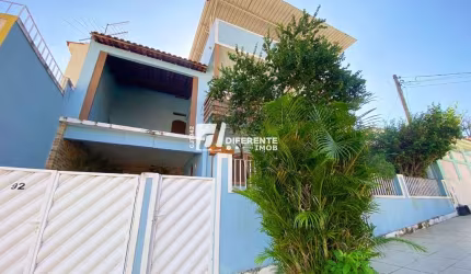 Casa com 4 dormitórios à venda, 323 m² por R$ 750.000,00 - Centro - Nova Iguaçu/RJ