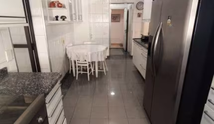 O nome do edifício já diz um pouco a que veio, vem pro seu chateau