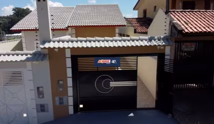 CASA COM 2 QUARTOS E 1 SUITE  Á VENDA 150M² JORDANÓPOLIS - ARUJÁ/SP