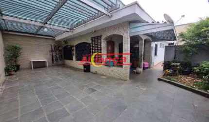 CASA TÉRREA COM PISCINA  A VENDA, POR R$ 800.000,00 - JARDIM VILA GALVÃO - 335M²