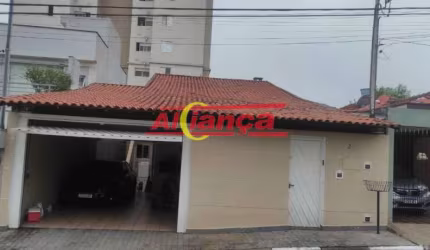 Charmosa Casa de 3 Dormitórios na Tranquila Vila Rosália