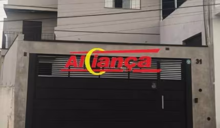 sobrado com 3 dormitórios  Localização Conveniente: Próximo a escolas, supermercados e transporte pú