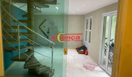 EXCELENTE SOBRADO RESIDENCIAL NO CIDADE PARQUE ALVORADA 152M²