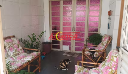 Casa térrea e ótima localização no Jd. Testae