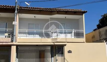 Sobrado à venda no Setor Jardim América, em Goiânia-GO. codigo: 112955