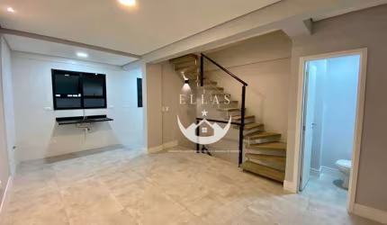Sobrado Triplex com 2 dormitórios à venda, 116 m² por R$ 749.000 - Marapé - Santos/SP