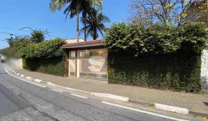 Sobrado Comercial; no centro de Poá/SP.