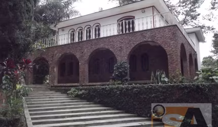 Chácara de 26.000 m² em Itaquaquecetuba/SP; 4 quartos; piscina