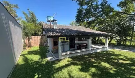 Casa à venda, porteira fechada de 3 dormitórios, perto das praias do Maciambu e praia do sonho, em