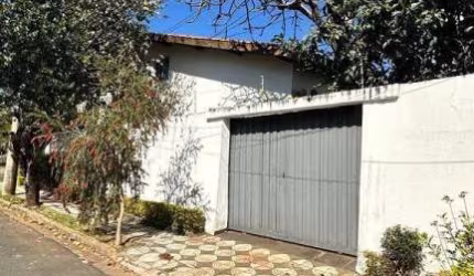 Casa Residencial ou Comercial com 3 dormitórios, sendo 1 suíte  à venda, 308 m² por R$ 1.050.000 - Vila Angelica - Sorocaba/SP