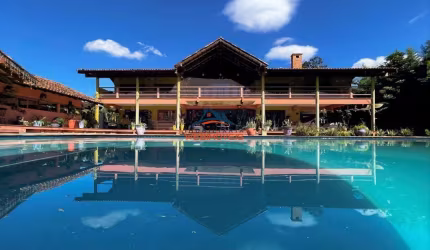 Imponente mansão de 5 quartos na Granja Viana: viva o luxo em um condomínio exclusivo em Cotia-SP!