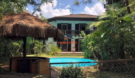 Casa de luxo à venda ou locação na Granja Viana, Chácara São João: 3 quartos, 3 suítes, 3 salas, 5 banheiros, 6 vagas, 698,75 m².