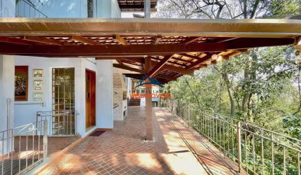 Imóvel Exclusivo em Condomínio de Alto Padrão em Jandira-SP: 4 Quartos, 4 Suítes, 3 Salas, 4 Banheiros, 3 Vagas de Garagem, 435,66 m²!
