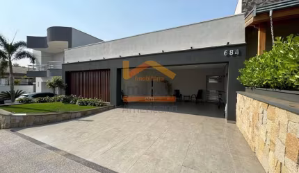 Casa de alto padrão em condomínio à venda em Nova Odessa-SP no Residencial Imigrantes: 3 quartos, 2 suítes, 4 banheiros, 2 vagas de garagem, 240m².