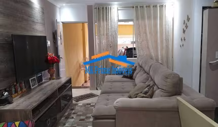 Sobrado c/ 125m², 3 Dormitórios sendo 1 Suíte - Vila Menk. ACEITA PERMUTA!