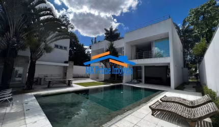 Sobrado Luxuoso com 850 m² - Localização Privilegiada e Design Exclusivo.