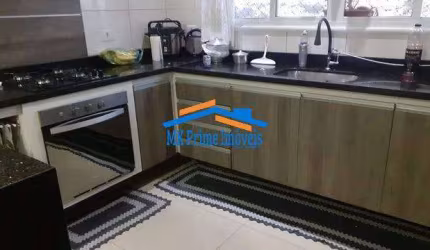 Lindo sobrado 03 dormitórios (1 suíte) rico em armários e espaço gourmet