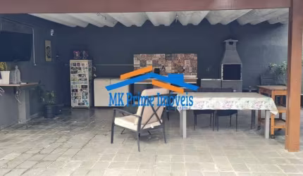 Ótimo Imóvel Casa Térrea com 3 Dormitórios, e 4 Vagas de Garagem.