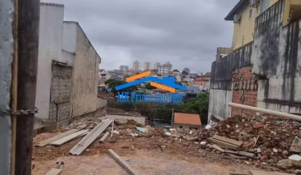 Sobrados Novos em Construção sendo 3 Suítes e 4 vagas no Bela Vista.